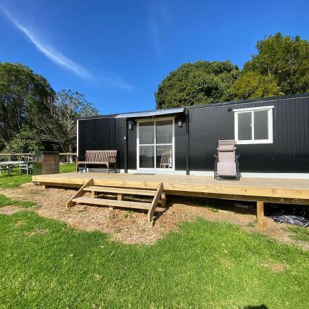 Cosy Cabin To Stay Even Better Than Glamping Pukekohe Extérieur photo