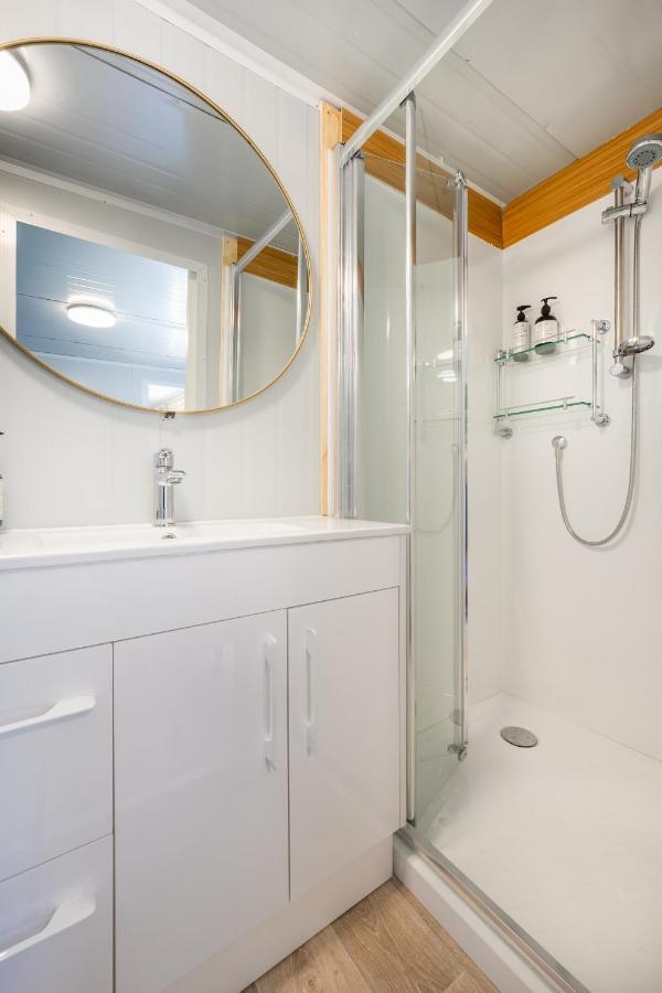 Cosy Cabin To Stay Even Better Than Glamping Pukekohe Extérieur photo