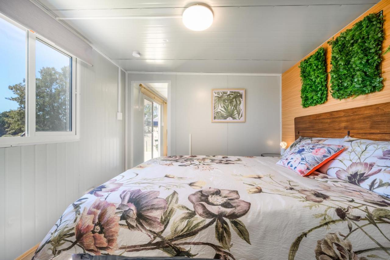 Cosy Cabin To Stay Even Better Than Glamping Pukekohe Extérieur photo